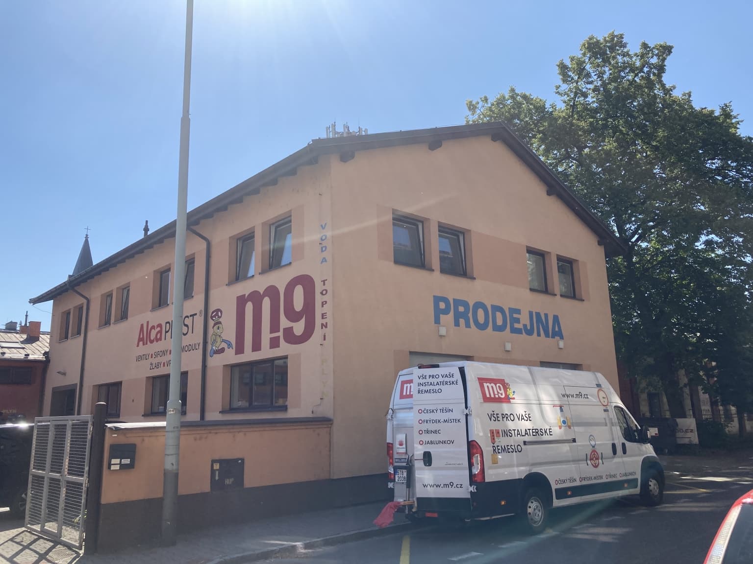 Prodejna M-9 Český Těšín