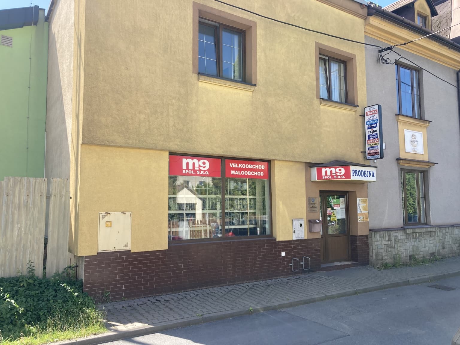 Budova prodejny M-9 Třinec